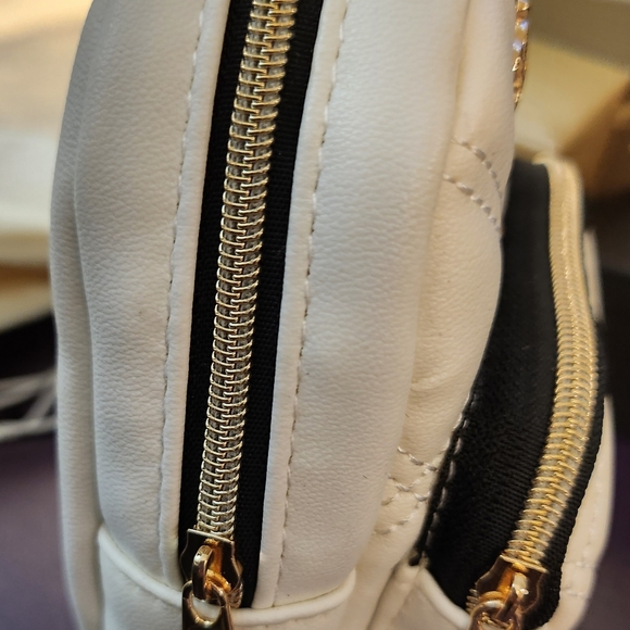 Backback Keychain - Picture 7 of 13